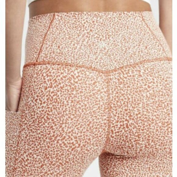 ATHLETA Salutation Stash II Textured Tight Size XS Petite - Picture 3 of 10